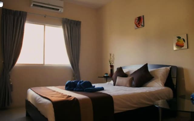 Tropical Sands Guesthouse - photo 5