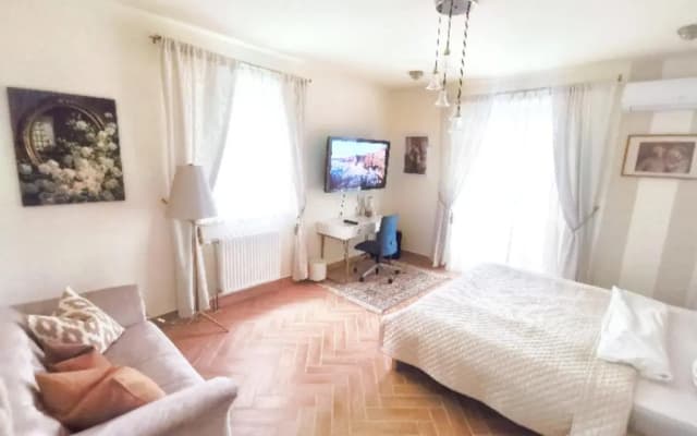 Bellevue Apartment with AC & heating & terrace - photo 2