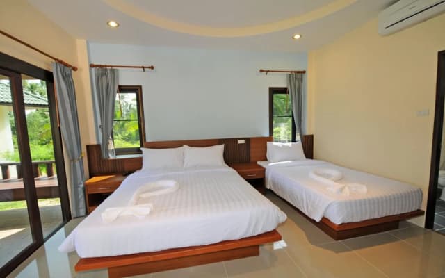 Phatcharee Resort - photo 3