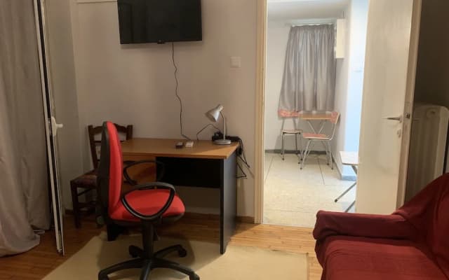 Stay central Athenian flat - photo 5