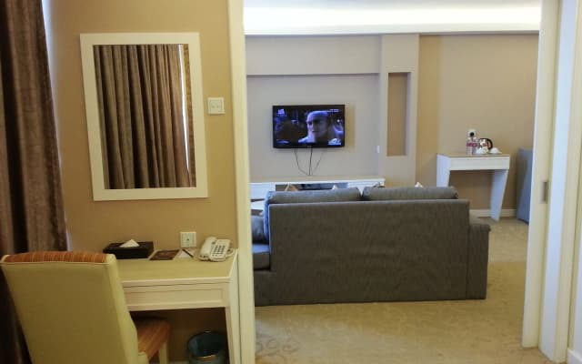 The Guest Hotel & Spa - photo 4