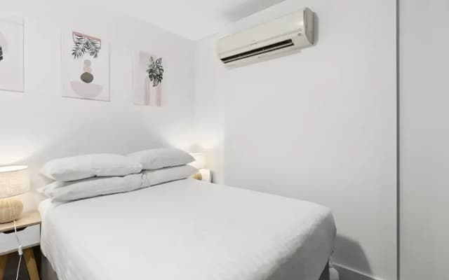 Ground Floor One-bed With Courtyard Access - photo 3