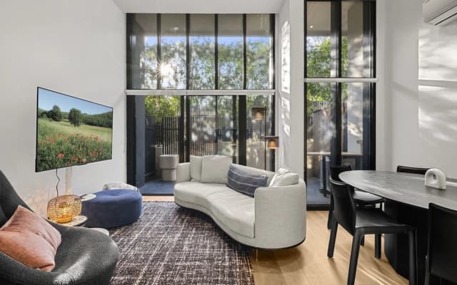 Bright Inner-north Stay With Pool Access - photo 5