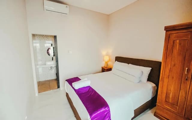 Turtle Shelter Guest House - photo 5
