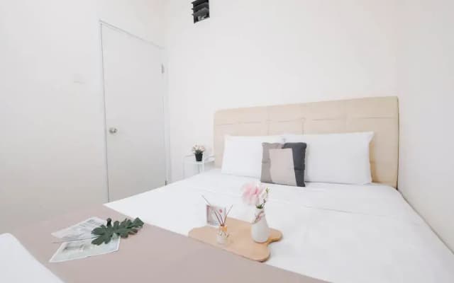 Neutral Tone 2Br At Green Pramuka City Apartment - photo 2