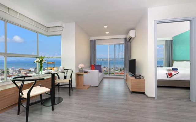 Centre Point Prime Hotel Pattaya - photo 5