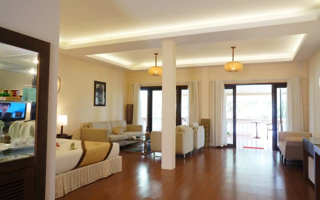 Vinh Hung Riverside Resort & Spa - photo 4