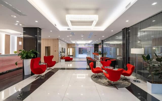 Silver Crown Hotel & Residence - photo 2