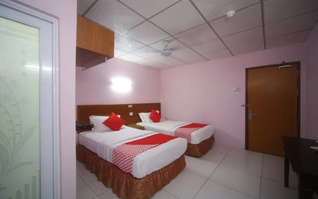 OYO 738 Hotel 81 - photo 5