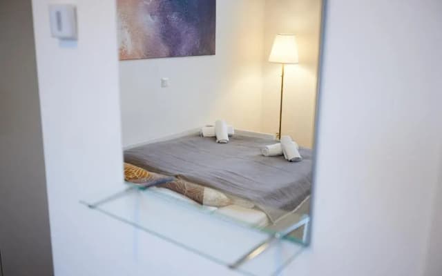 Nice Studio Close To Metro III (Adults Only) - photo 4