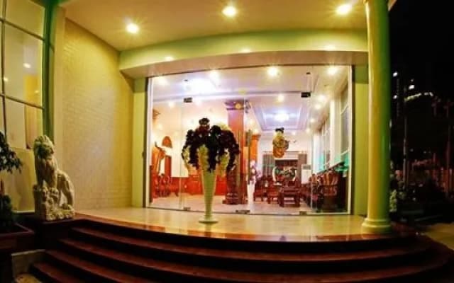 Tuong Phat Hotel - photo 2