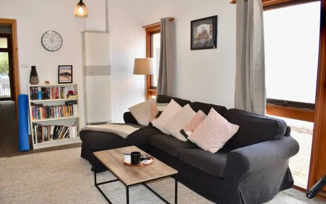 Charming Terrace House on Tree Lined Street - photo 2