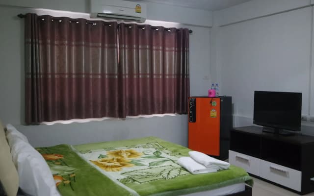 OYO 75414 KJS Pattaya - photo 4