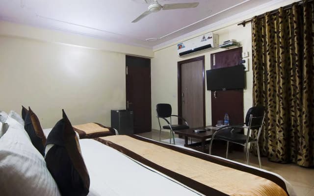 Hotel Charan Pahari - photo 3