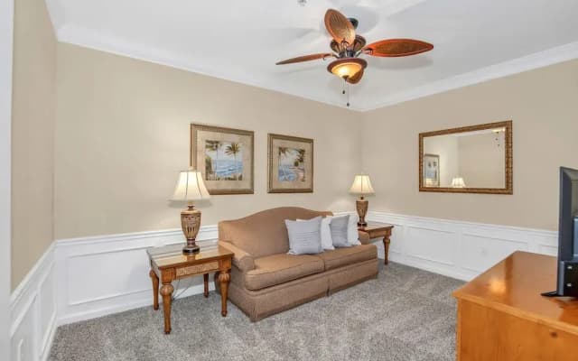 Cozy Condo W/private Balcony Steps to Conv. Ctr - photo 4