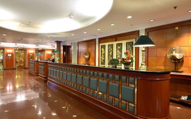 Evergreen Laurel Hotel Bangkok - photo 2