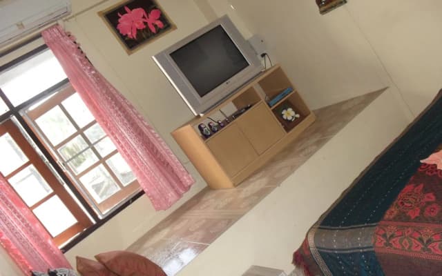 Area 51 Guesthouse - photo 3