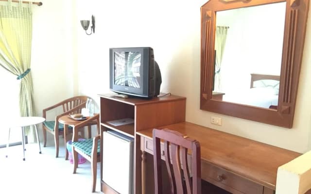 Kata Sun Beach Hotel - photo 4