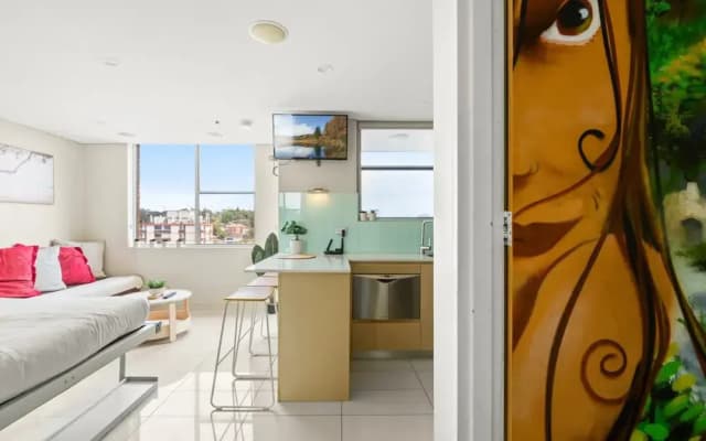 Bondi Studio Apartment With Pool & Rooftop Views - photo 4