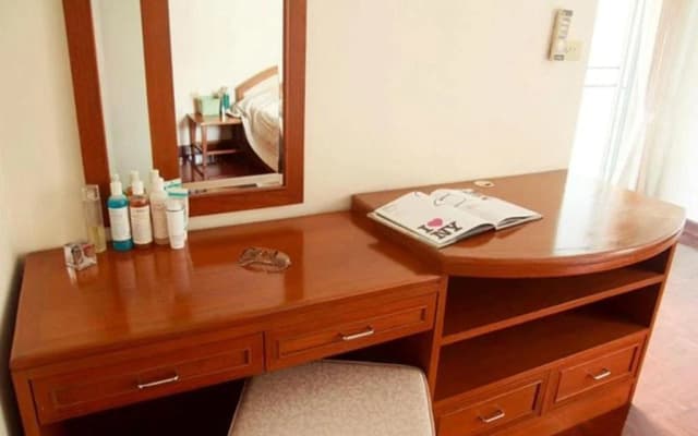 Ritratana Apartment - photo 2