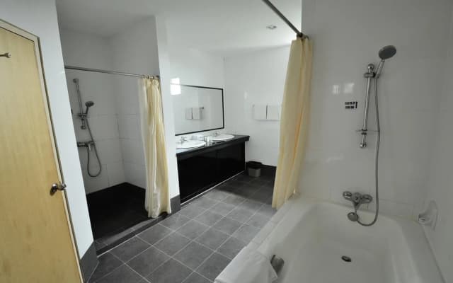 Imperial Suites Bintulu - photo 4