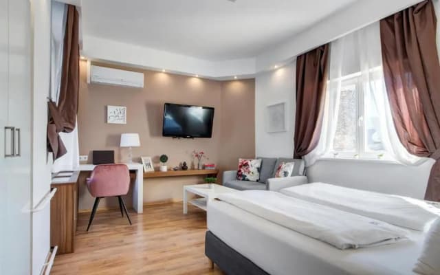 d.Five Premium Studio Szervita Square - photo 4