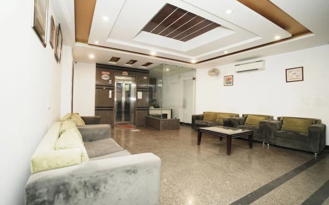 Hotel Peridot Near IGI Delhi Airport - photo 2