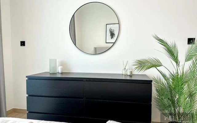 WelHome - Dubai Delight: Luxe Living 1BR at Binghatti Luna - photo 4