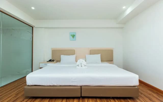 lucky Elephant Hotel - photo 3