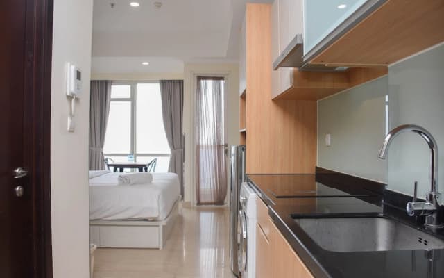 Spacious and Nice Studio at Menteng Park Apartment - photo 4