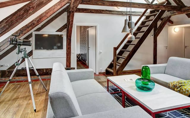 4 Arts Apartments by Adrez Living - photo 5
