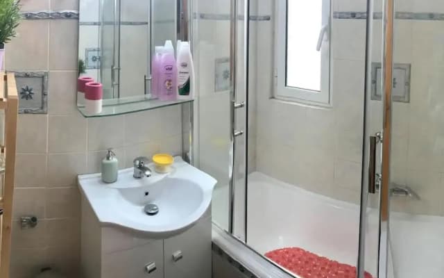 Central Stylish 1 Double Bed Flat - photo 4