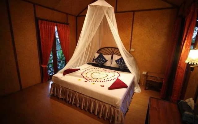 Tropical Garden Lounge - photo 2