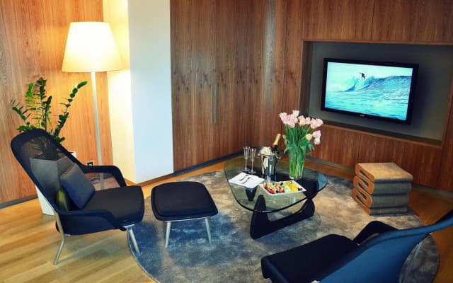 One Room Hotel - photo 4