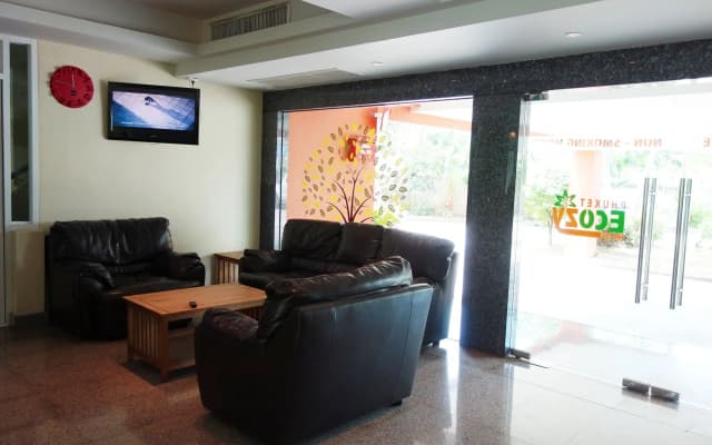 Phuket Ecozy Hotel - photo 2