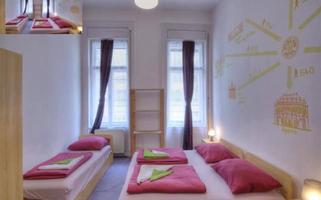Opera Guesthouse & apartments - photo 3