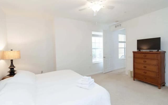 Condo 5min-universal Spacious Condo Vc101 - photo 5
