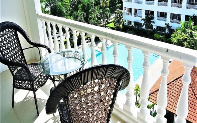 Pool View Apartment - photo 5