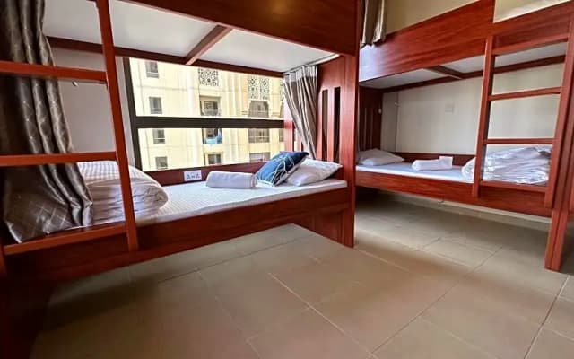 Business Backpackers JBR Hostel - photo 4