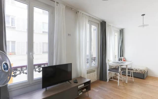 Eiffel Tower Royal Apartment - photo 3