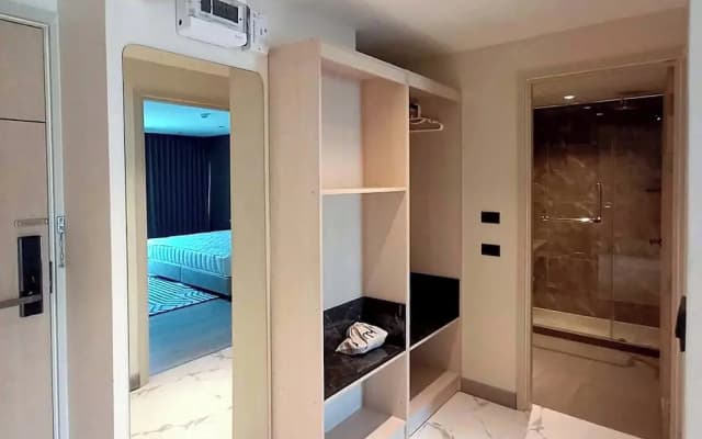 The 9 Residence Hotel - photo 4