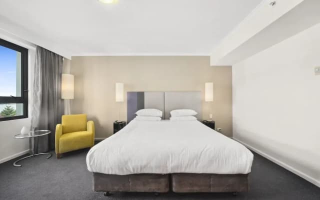 Bright Studio With Pool Access in Parramatta - photo 4