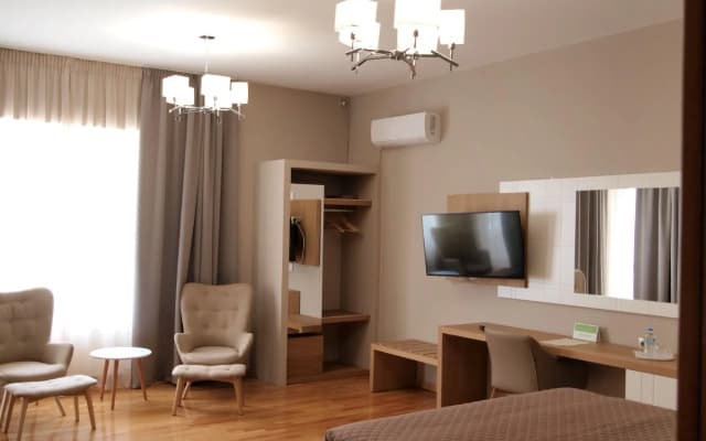 King Lodge - photo 2