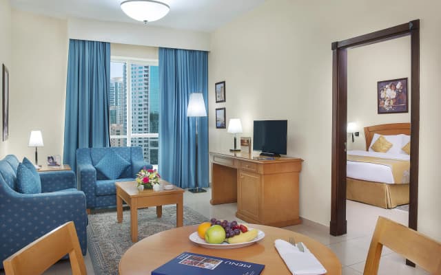 Golden Tulip Sharjah Hotel Apartments - photo 3