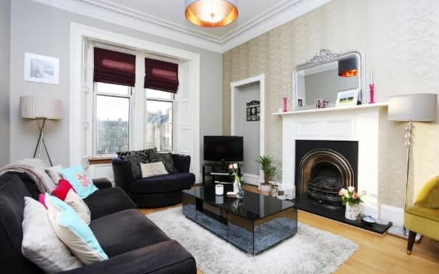 A Stunning Grand Apt near the Royal Botanic Garden - photo 2