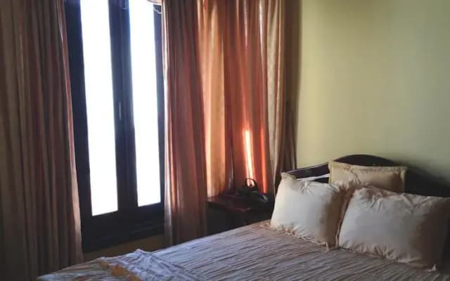 At Three King Hotel - photo 3