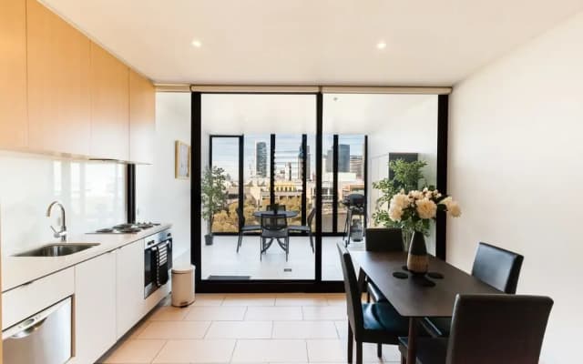 MILES, 1BDR Melbourne Apartment - photo 5