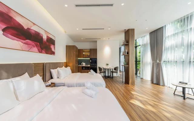 Chapter9 Serviced Suite - photo 4