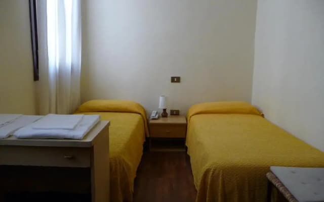 Tivoli Hotel - photo 4