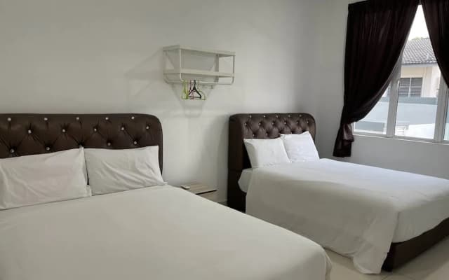 Alpine PD Taman Kiara 2 Homestay - photo 4